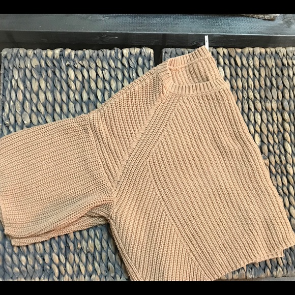 Free People Sweaters - 3/$30 - Free People Cropped Baggy Sweater